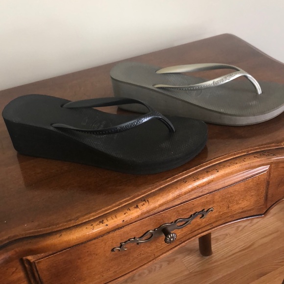 Wedge flip flop. - Picture 2 of 2